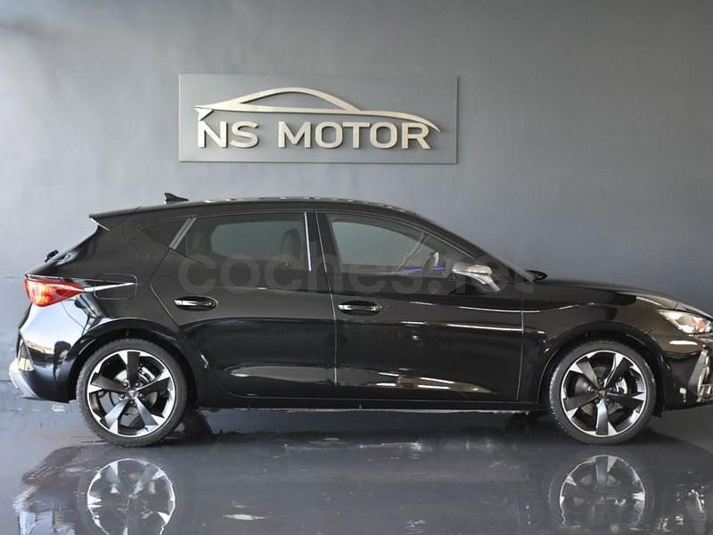 Usado Cupra Leon 150 CV (110 kW) 2025 Negro Berlina