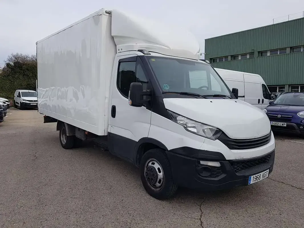 Usado Iveco Daily 136 CV (100 kW) 2018 Van