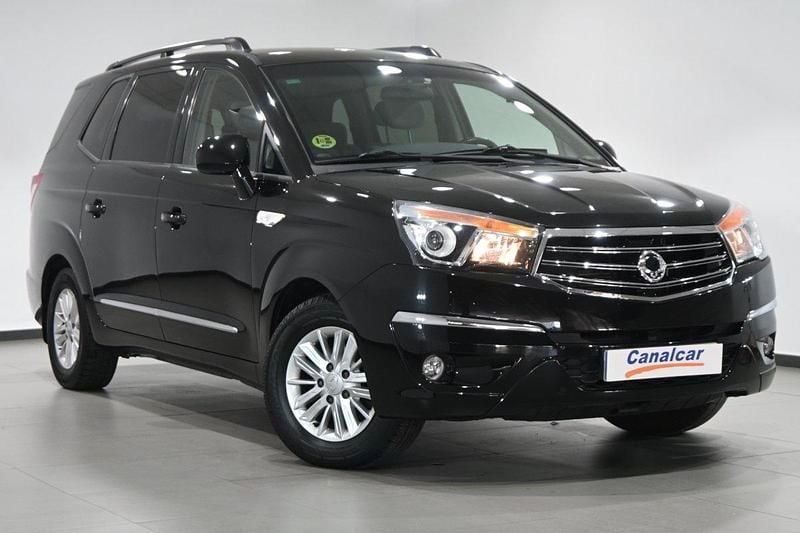 Usado SsangYong Rodius 155 CV (114 kW) 2013 Negro Monovolumen