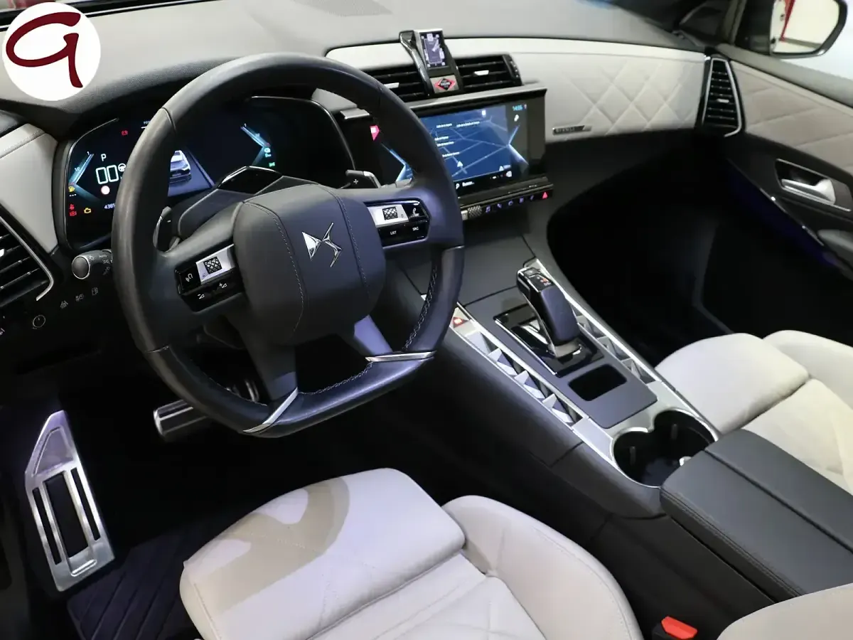 Usado DS Automobiles DS7 Crossback Grand Chic 300 CV (220 kW) 2021 Beige SUV