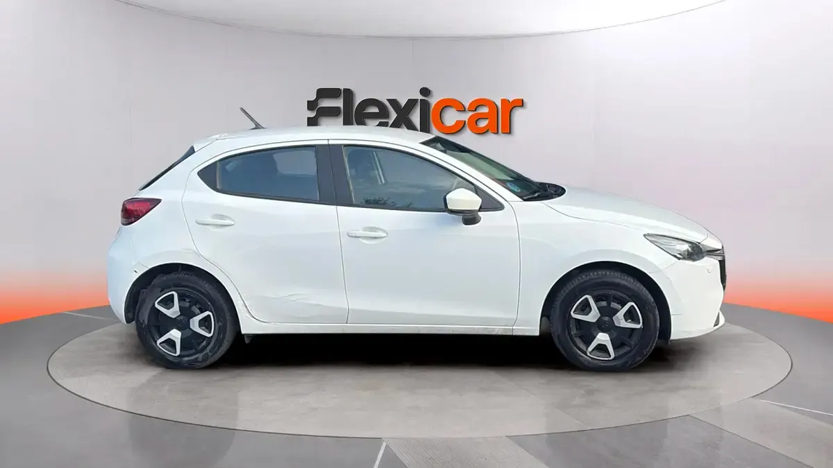 Usado Mazda 2 Center-Line 90 CV (66 kW) 2024 Blanco Utilitario