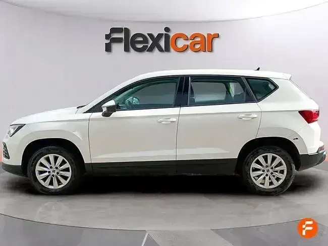 Begagnad Seat Ateca Reference 110 HK (80 kW) 2023 Vit SUV