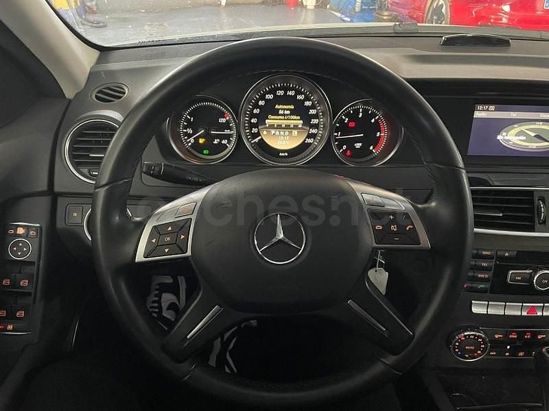 Usado Mercedes C220 170 CV (125 kW) 2013 Gris / plata Berlina