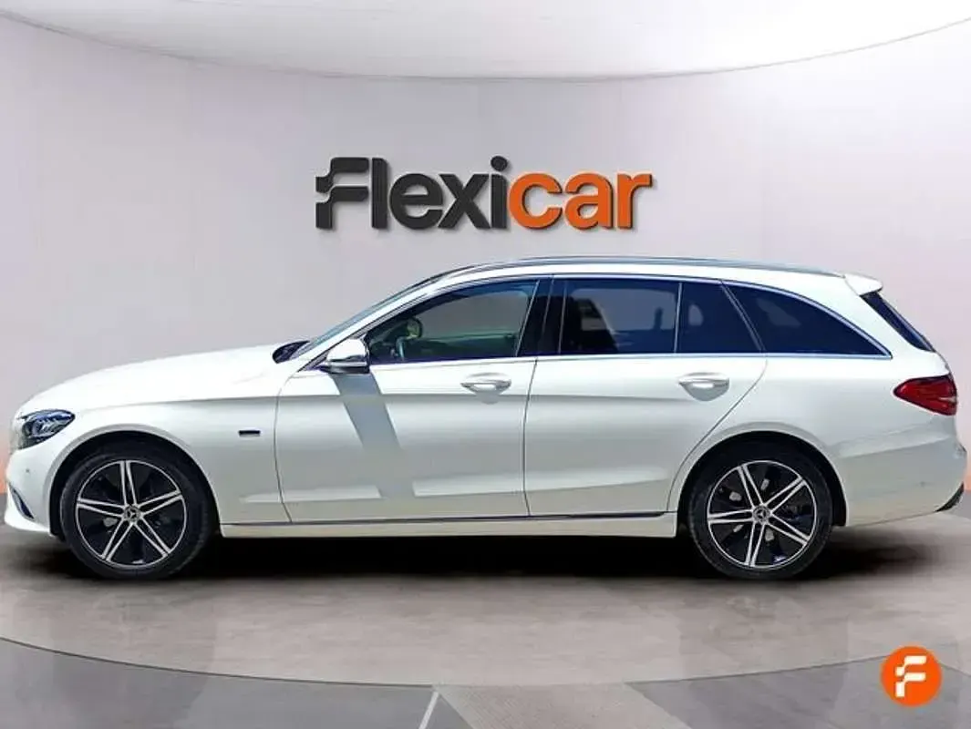 Usado Mercedes C300e 306 CV (225 kW) 2020 Blanco Familiar