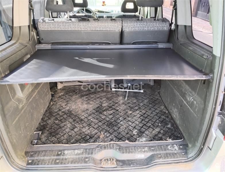 Usado Mercedes Vaneo 91 CV (66 kW) 2005 Gris / plata Monovolumen