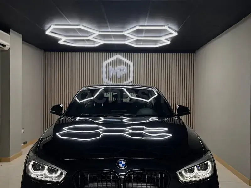 Usado BMW 118 150 CV (110 kW) 2017 Negro Berlina