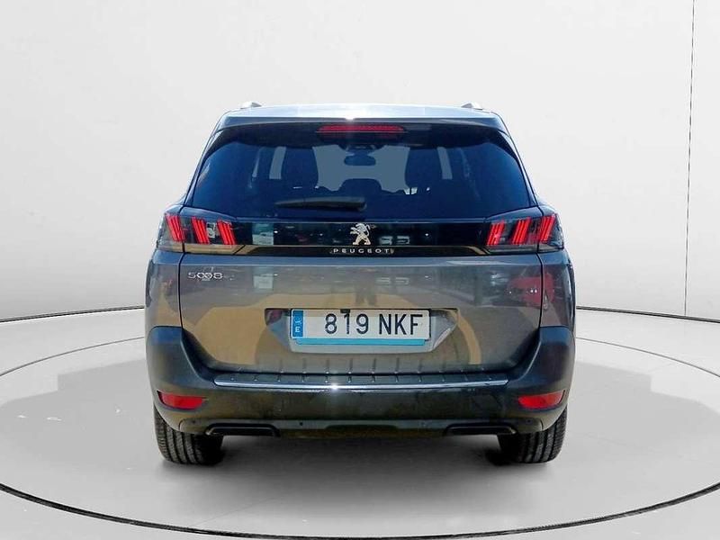 Usado Peugeot 5008 Allure 132 CV (97 kW) 2024 Gris SUV