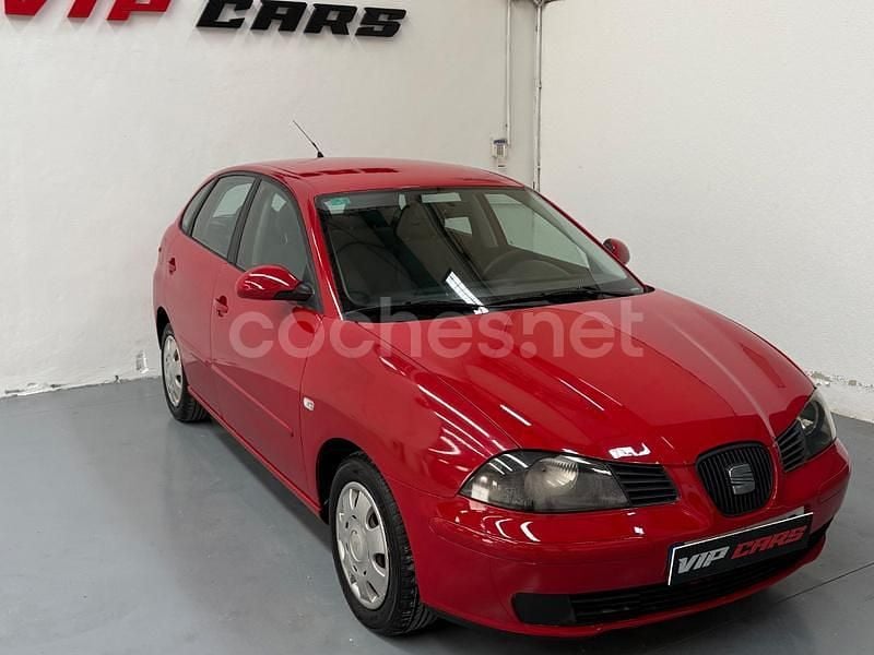 Rojo Usado 2003 Seat Ibiza Stella Berlina | 2699 € (Precio justo) - Imagen 1/4