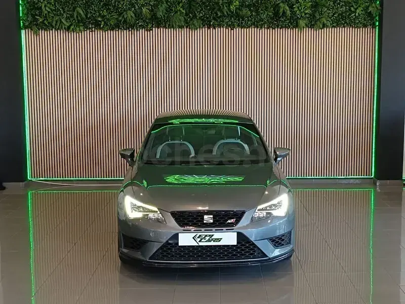 Usado Seat Leon CUPRA 265 CV (194 kW) 2016 Gris / plata Berlina