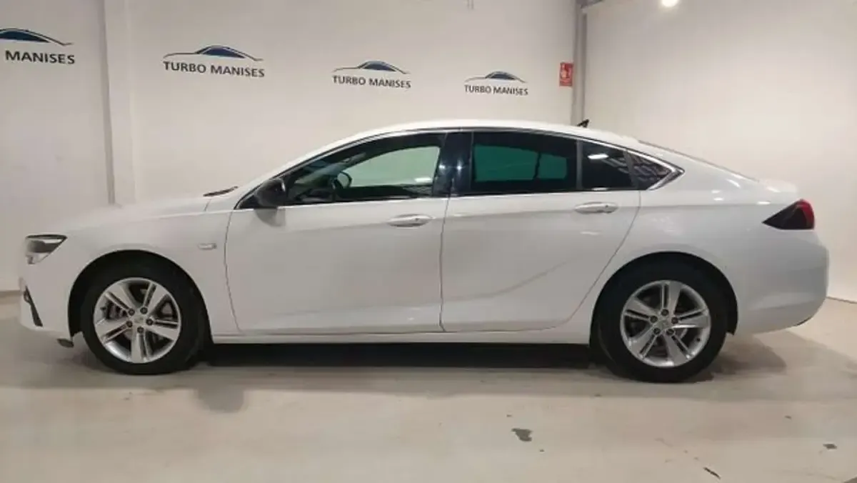 Usado Opel Insignia Business Elegance 122 CV (89 kW) 2022 Blanco Berlina