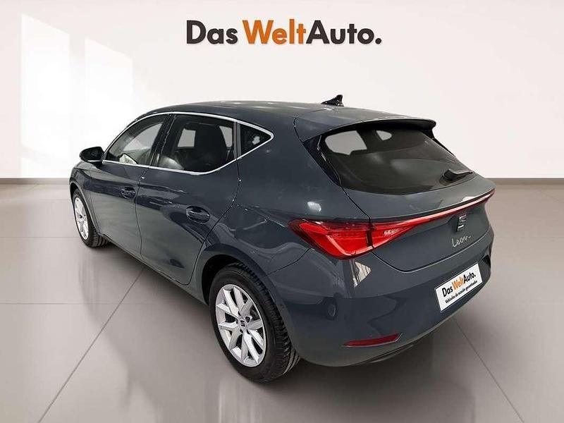 Usado Seat Leon Style 116 CV (85 kW) 2025 Azul Utilitario