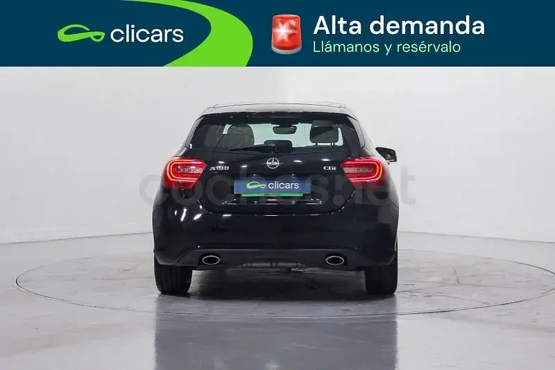 Käytetty Mercedes A180 Urban 109 HP (80 kW) 2014 Musta Sedan