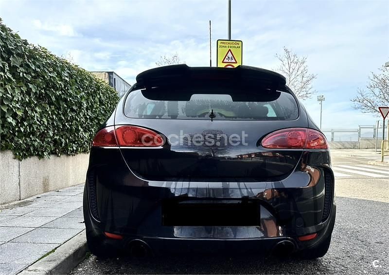 Usado Seat Leon Sport 140 CV (102 kW) 2008 Negro Utilitario