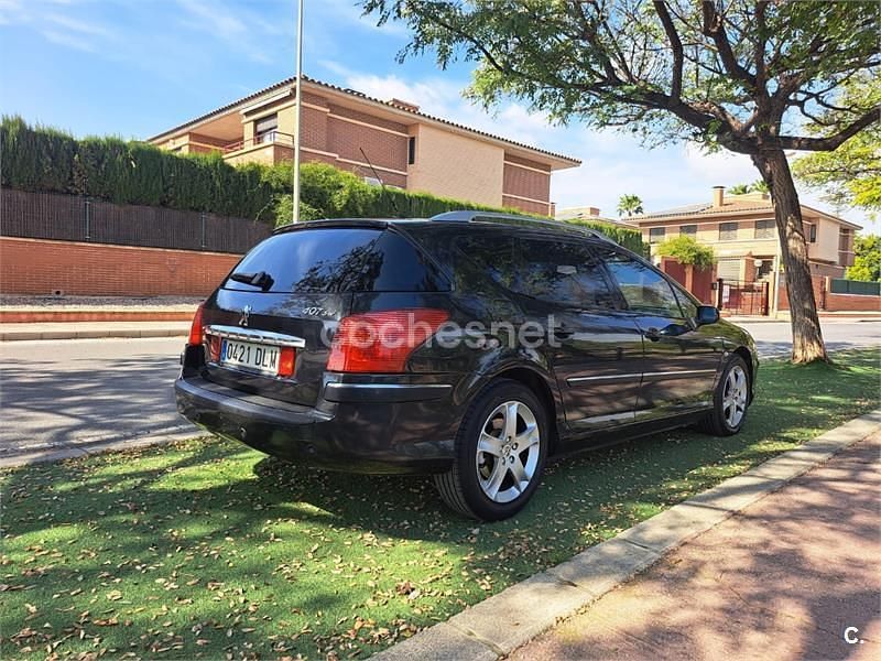 Usado Peugeot 407 Sport 136 CV (100 kW) 2005 Negro Familiar