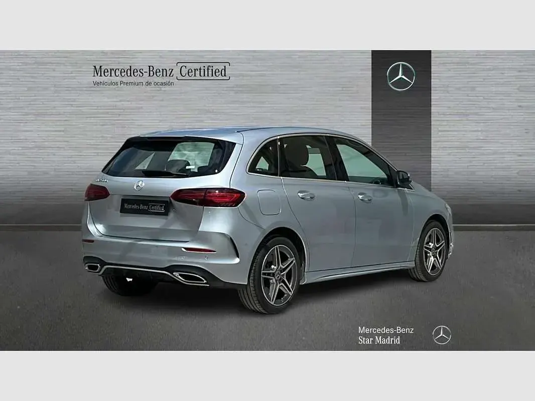 Usado Mercedes E250 218 CV (160 kW) 2025 Plateado Familiar