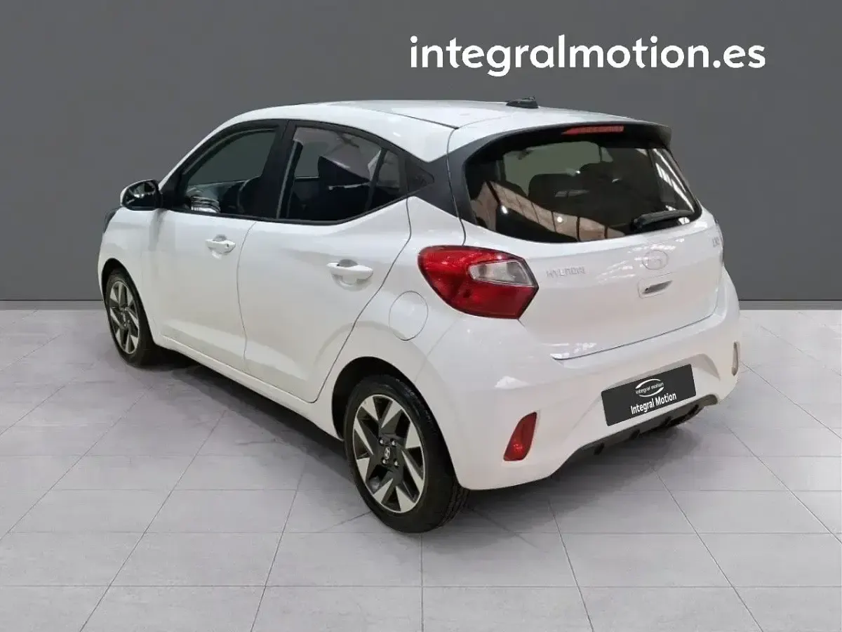 Usado Hyundai i10 67 CV (49 kW) 2024 Blanco Utilitario