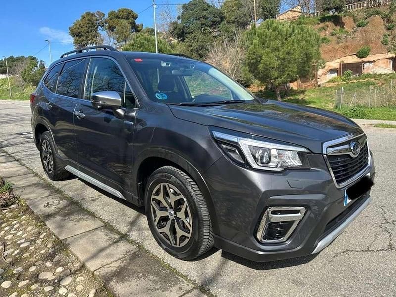 Usado Subaru Forester 151 CV (111 kW) 2021 Gris SUV