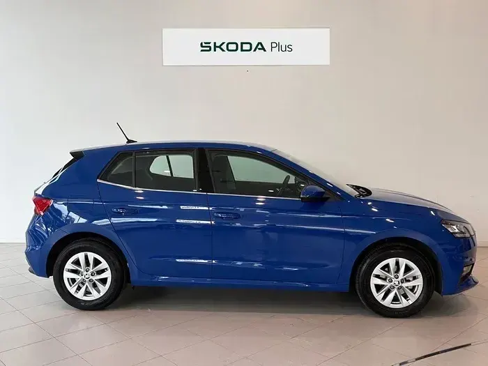 Usado Skoda Fabia Ambition 80 CV (58 kW) 2024 Azul Utilitario