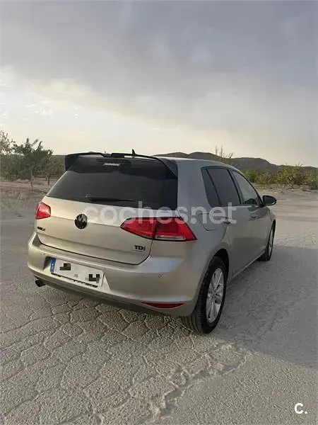 Usado VW Golf VII Advance 105 CV (77 kW) 2013 Gris / plata Berlina