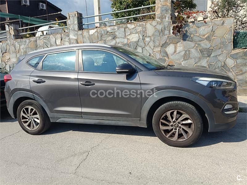 Usado Hyundai Tucson 131 CV (96 kW) 2015 Marrón SUV
