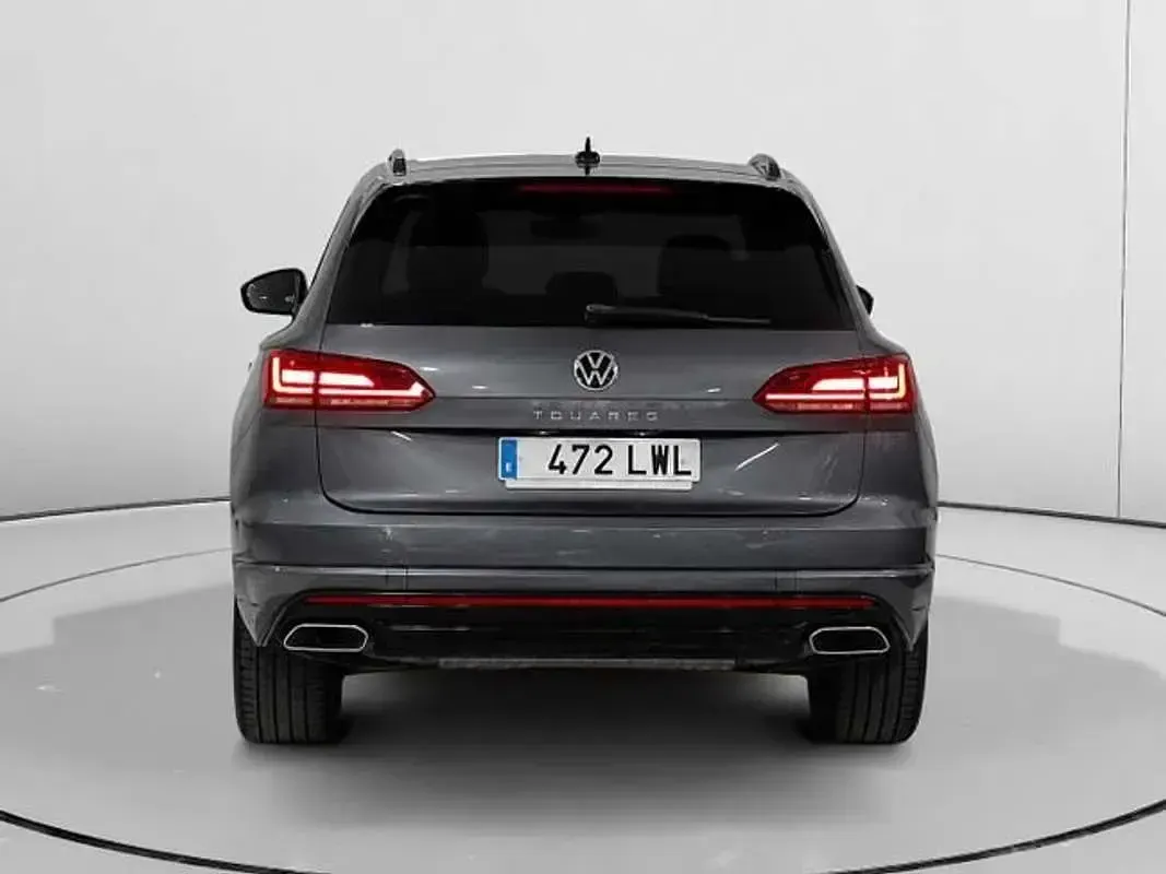 Usado VW Touareg Elegance 286 CV (210 kW) 2022 Gris SUV