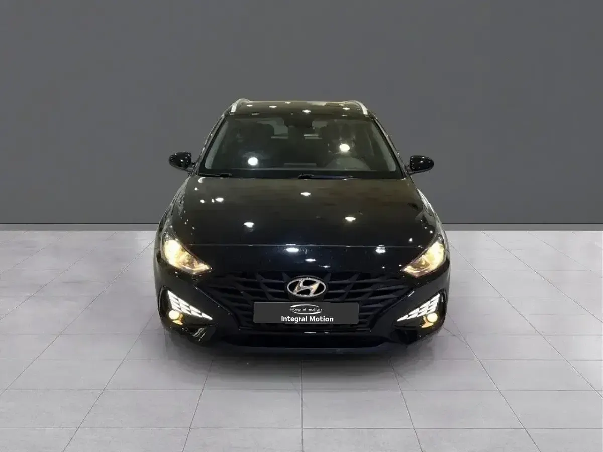 Usado Hyundai i30 119 CV (87 kW) 2022 Negro Familiar