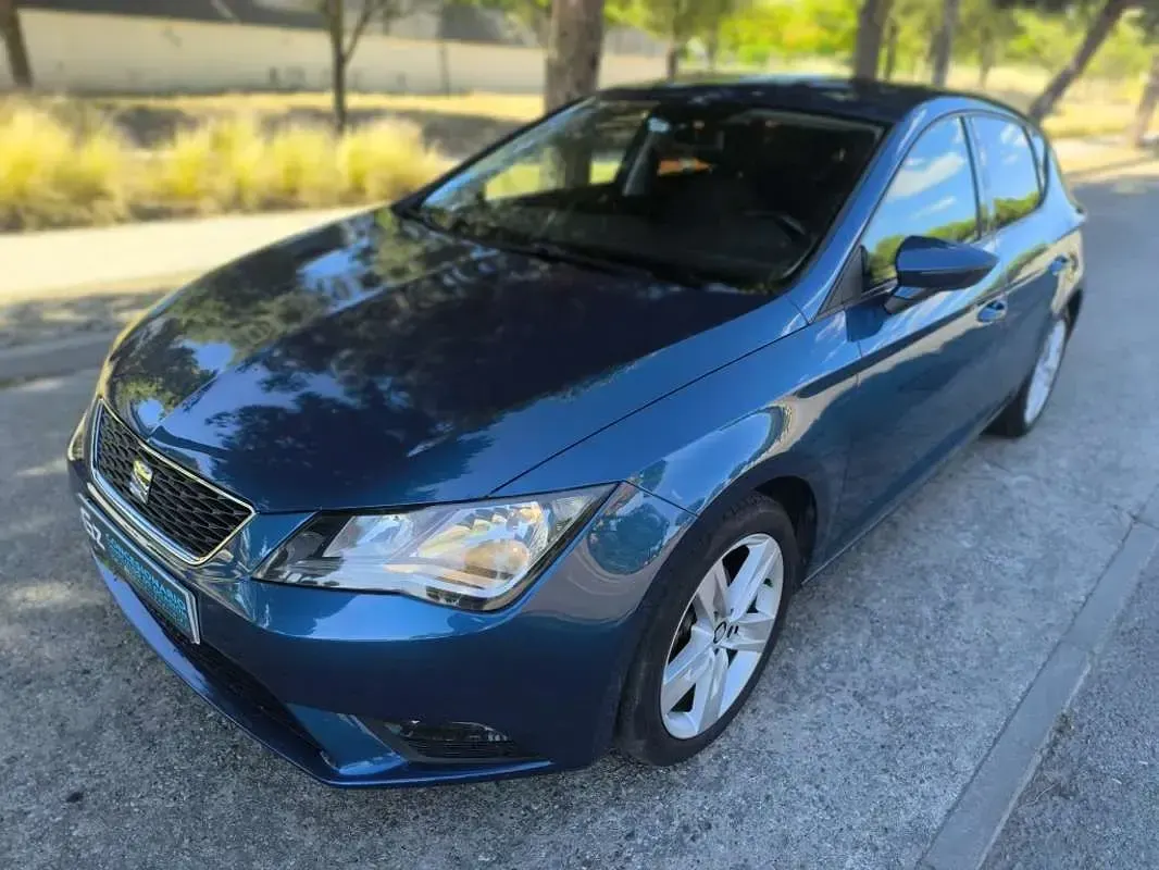 Usado Seat Leon Style 110 CV (80 kW) 2016 Azul Utilitario