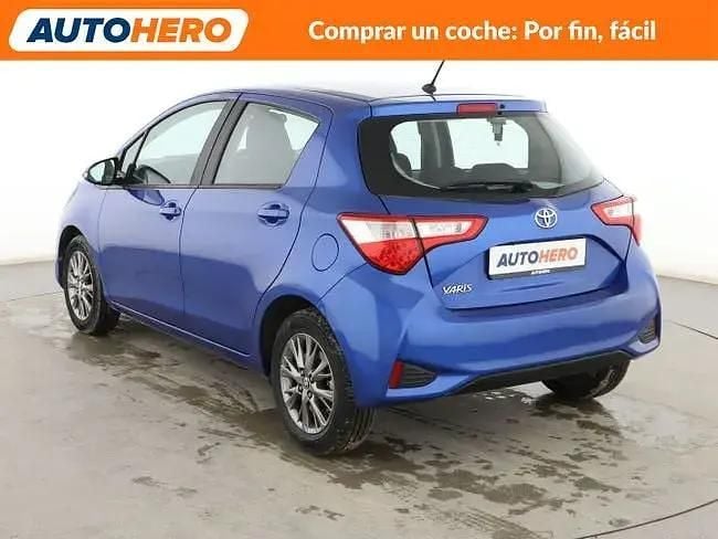 Używany Toyota Yaris Active 111 KM (81 kW) 2017 Niebieski Sedan/Limuzyna