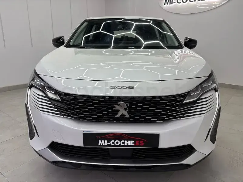Usado Peugeot 3008 Active 130 CV (95 kW) 2021 Blanco SUV