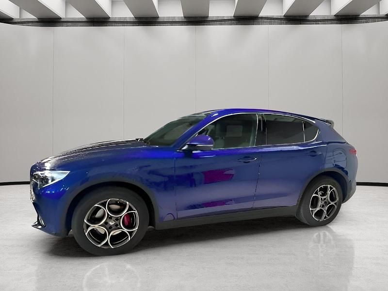Usado Alfa Romeo Stelvio Sprint 190 CV (139 kW) 2021 Azul SUV