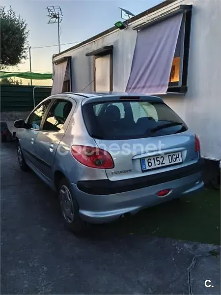 Begagnad Peugeot 206 70 HK (51 kW) 2005 Grå Sedan