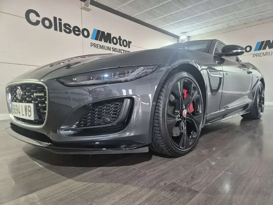 Usado Jaguar F-Type R-Dynamic 300 CV (220 kW) 2022 Gris Coupe