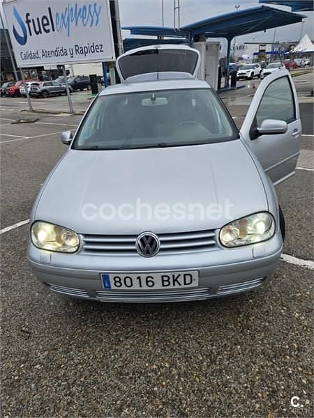Usado VW Golf IV Highline 150 CV (110 kW) 2001 Gris / plata Familiar