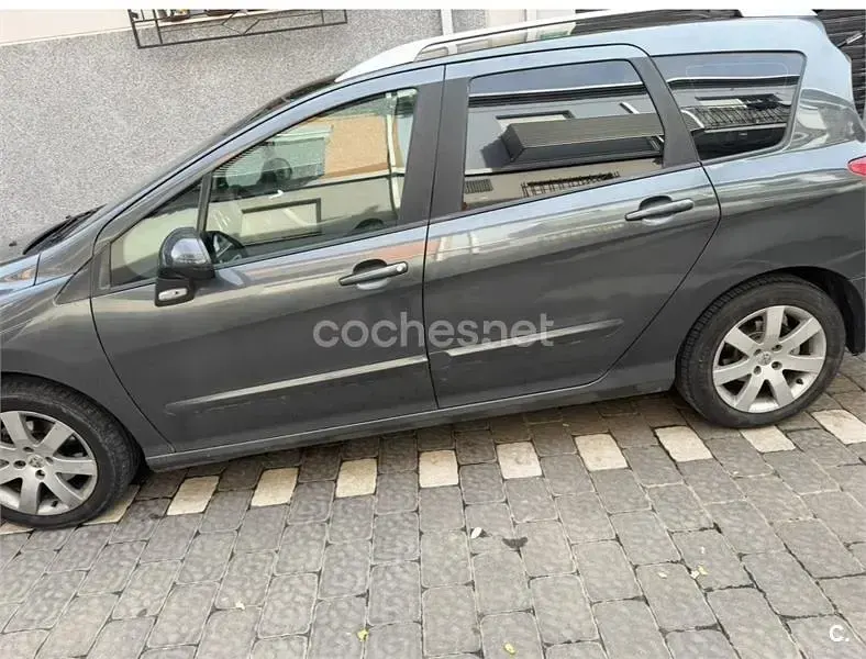 Usado Peugeot 308 SW Sport 110 CV (80 kW) 2010 Gris / plata Familiar