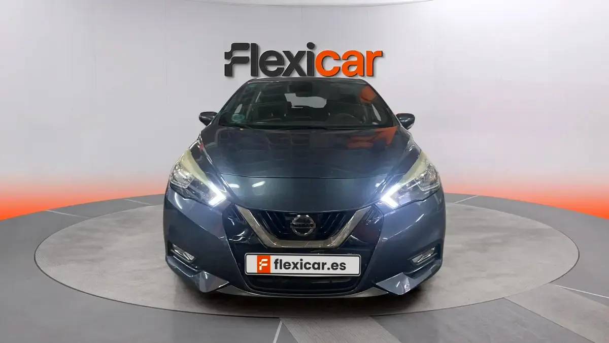 Usado Nissan Micra Acenta 90 CV (66 kW) 2018 Gris Utilitario