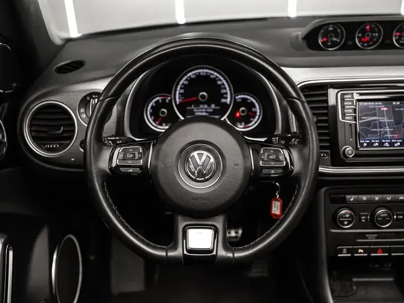 Usado VW Beetle Karmann 150 CV (110 kW) 2015 Negro Utilitario