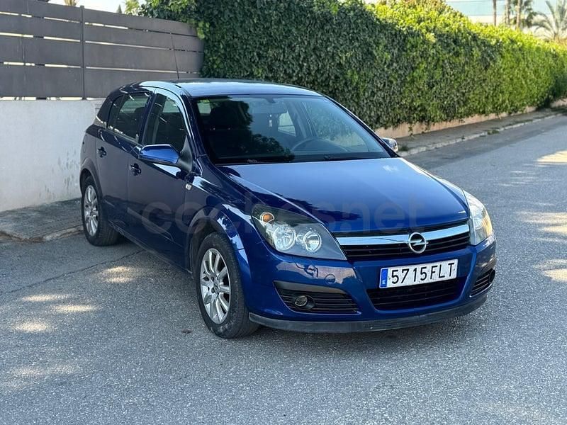 Usado Opel Astra Sport 105 HP (77 kW) 2007 Azul Sedan