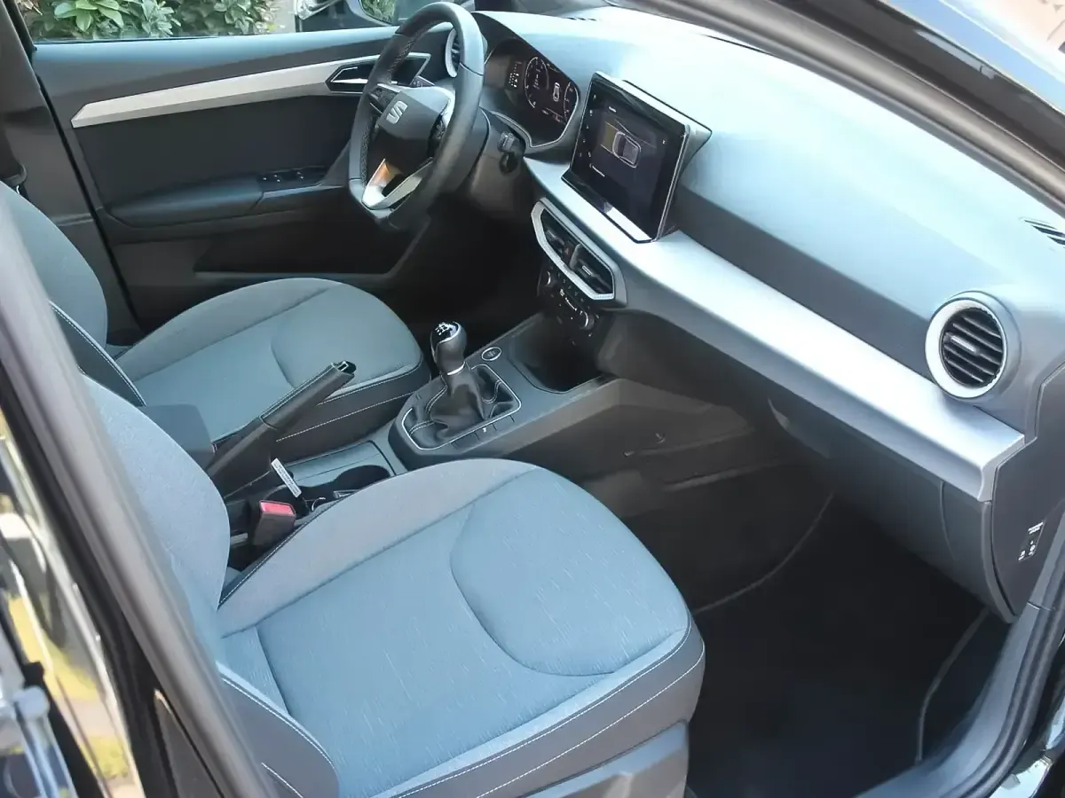 Usado Seat Ibiza XCELLENCE 115 CV (84 kW) 2025 Negro Utilitario