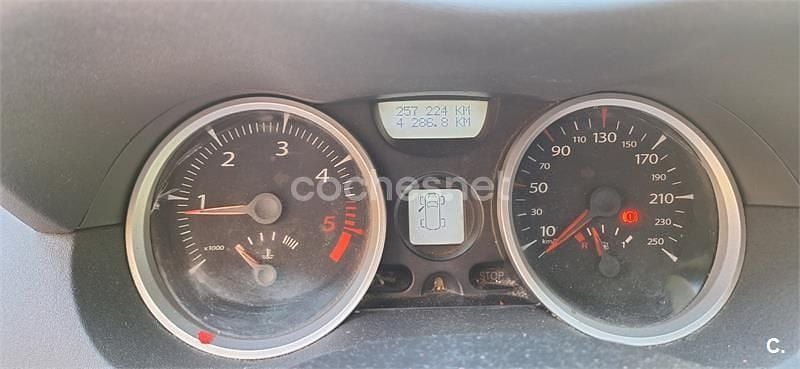 Usado Renault Mégane II Dynamique 105 CV (77 kW) 2007 Rojo Berlina