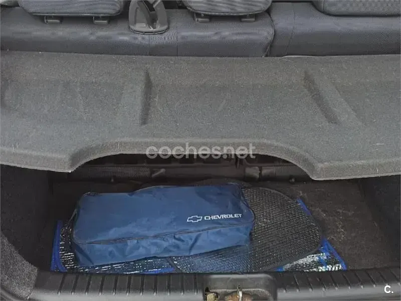 Usado Chevrolet Kalos 94 CV (69 kW) 2006 Gris / plata Berlina