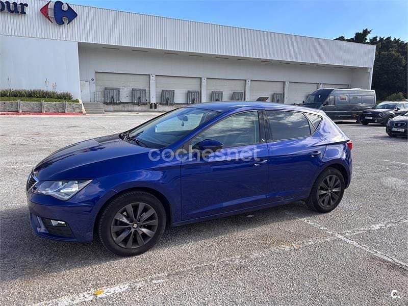 Usado Seat Leon Style 125 CV (91 kW) 2018 Azul Berlina