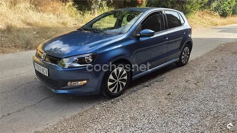 Usado VW Polo 95 CV (69 kW) 2017 Azul Berlina