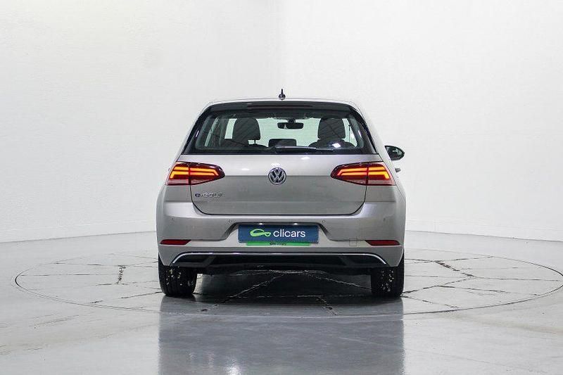 Usado VW e-Golf 100 kW (136 CV) 2020 Gris Utilitario