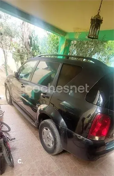Usado SsangYong Rexton 165 CV (121 kW) 2005 Negro SUV