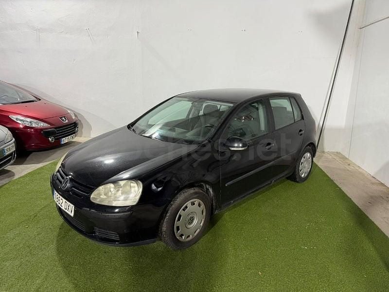 Usado VW Golf IV Highline 105 CV (77 kW) 2005 Negro Berlina