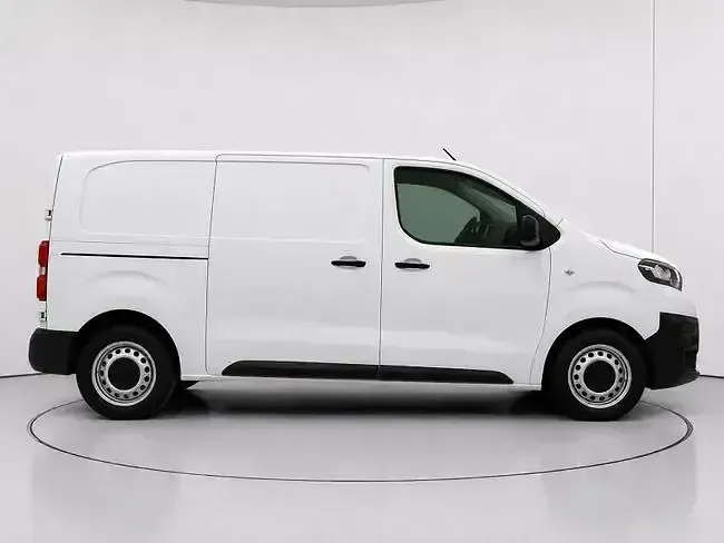 Usado Toyota Proace Plus 102 CV (75 kW) 2023 Blanco Monovolumen