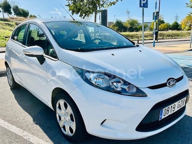 Blanco Usado 2010 Ford Fiesta Trend Berlina | 5500 € (Precio justo) - Imagen 1/4