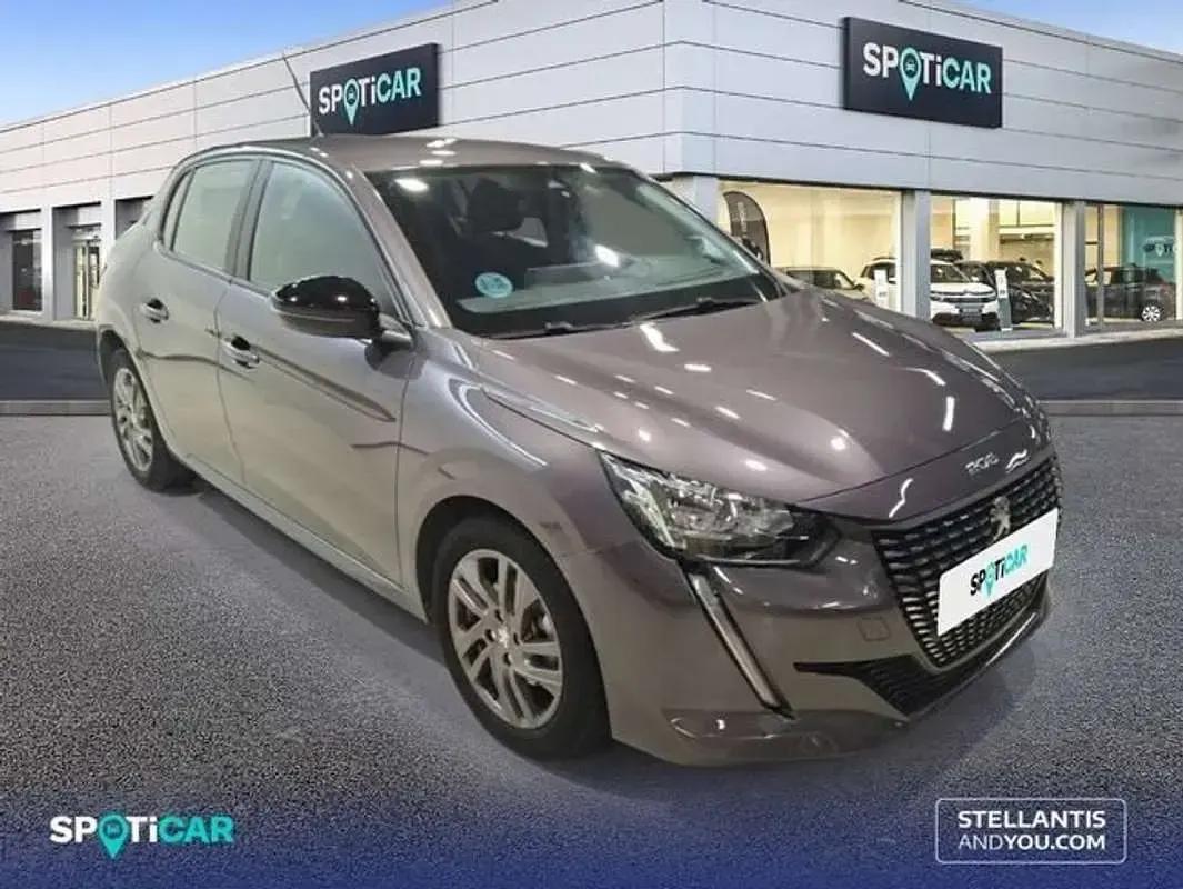 Usado Peugeot 208 Active 101 CV (74 kW) 2022 Gris Utilitario