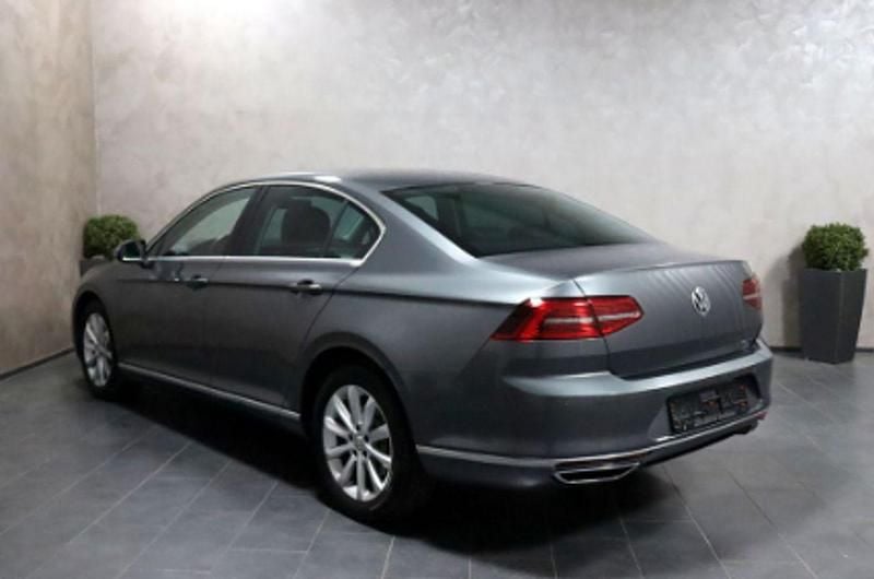 Usado VW Passat 220 CV (161 kW) 2016 Gris metalizado Berlina