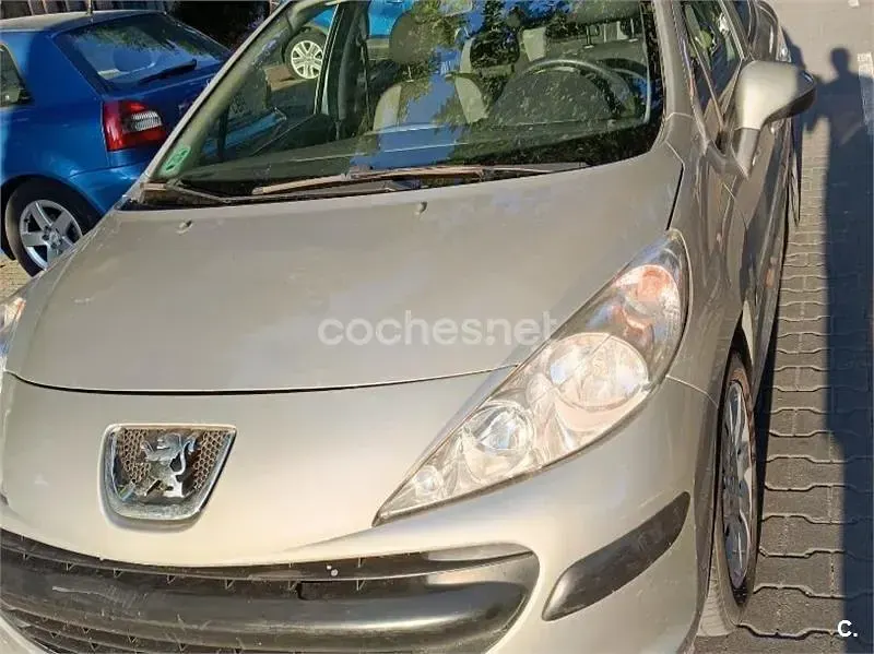 Usado Peugeot 207 75 CV (55 kW) 2007 Beige Berlina